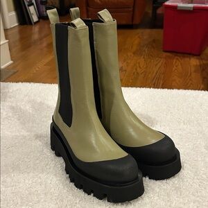 NIB Women’s Paloma Barcelo Olive and Black Combat Boots, size 39